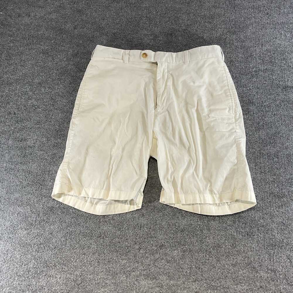 Peter Millar Mens Cream Golf Shorts Size 32 Cotton Stretch Embroidered Crest